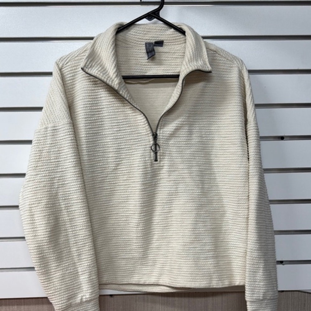 Sweaty Betty women’s Cream size medium ribbed‎ texture Quarter-Zip